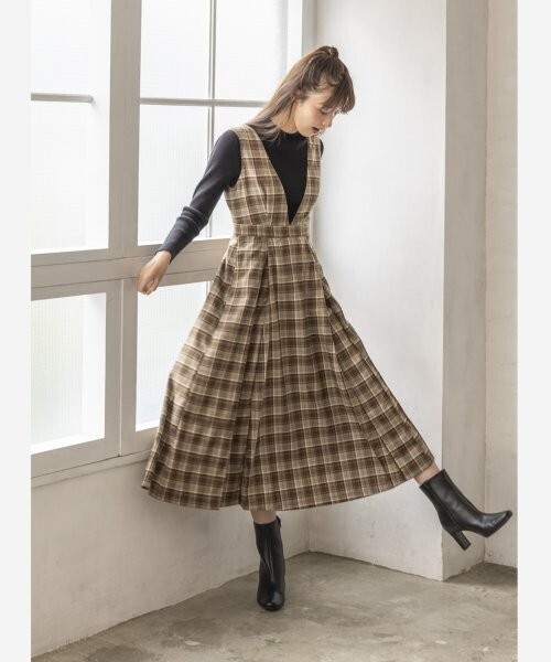 Swingle ハイネックプルオーバー×ジャンパースカート　セット