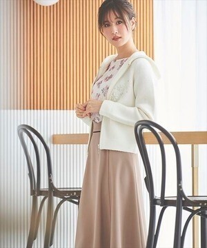 LAISSE PASSE 刺繍ニットパーカー