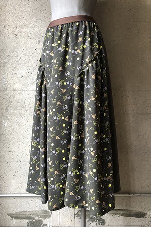 GARDE COLLECTIVE フラワープリントのスカート
