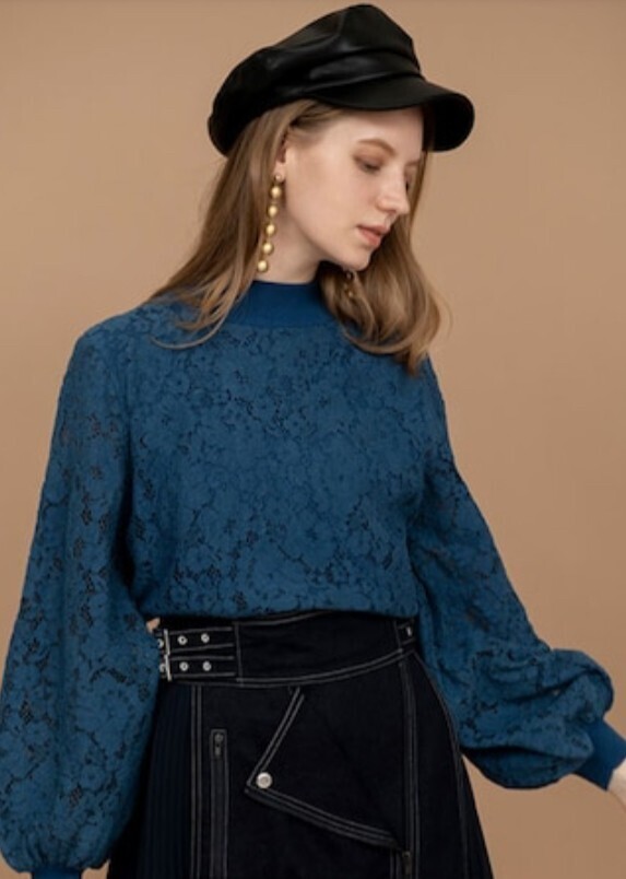 And Couture レースオーバーニットプルオーバー