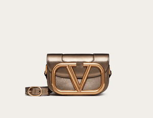 VALENTINO スーパーVEE ラミネートナッパ スモール クロスボディバッグ