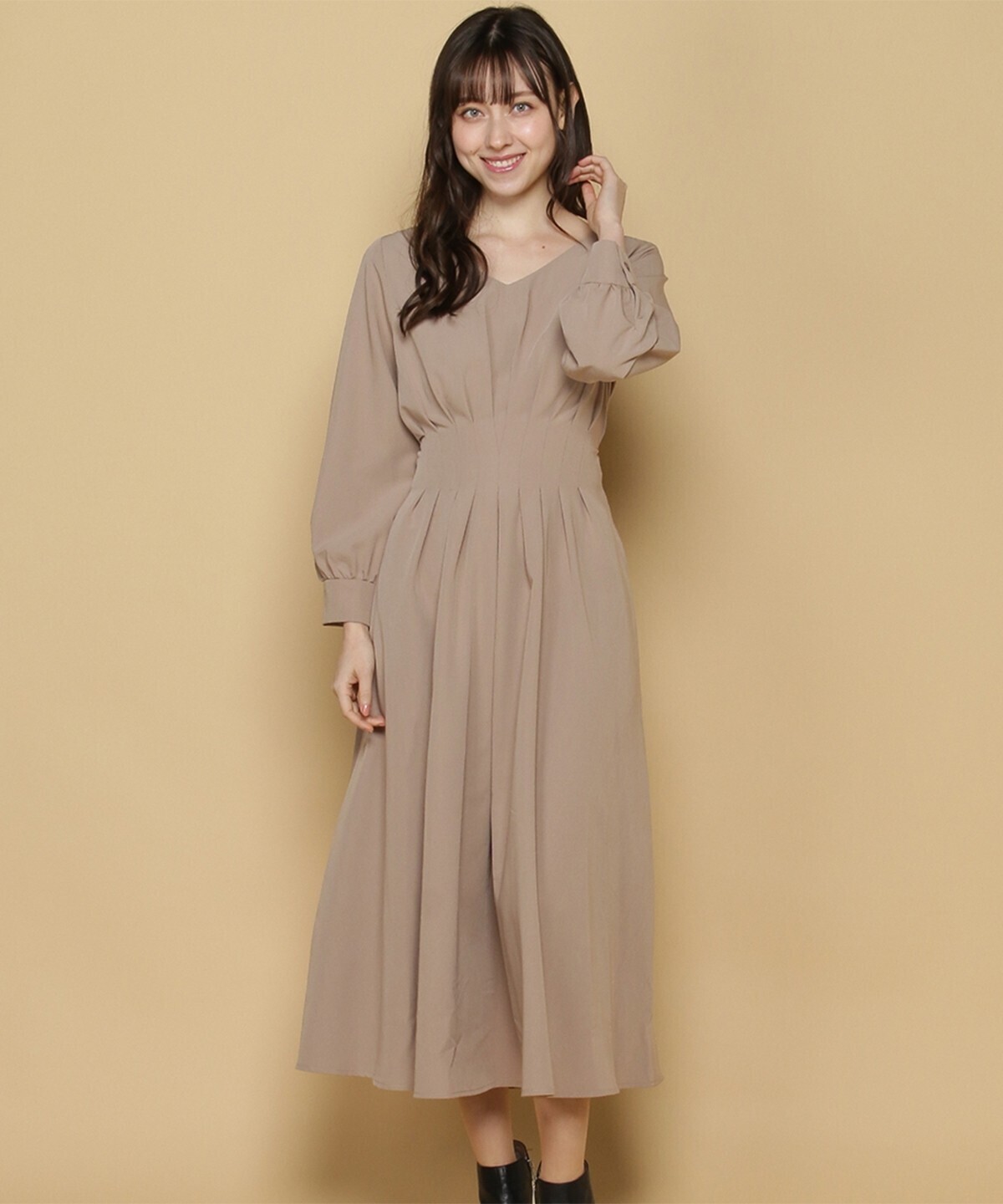 And Couture ウエストタックワンピース
