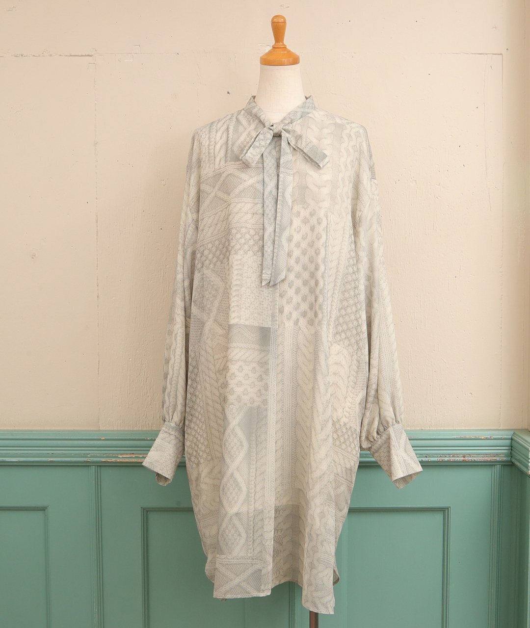 HANA TO GUITAR NECK RIBBON TUNIC ONEPIECE