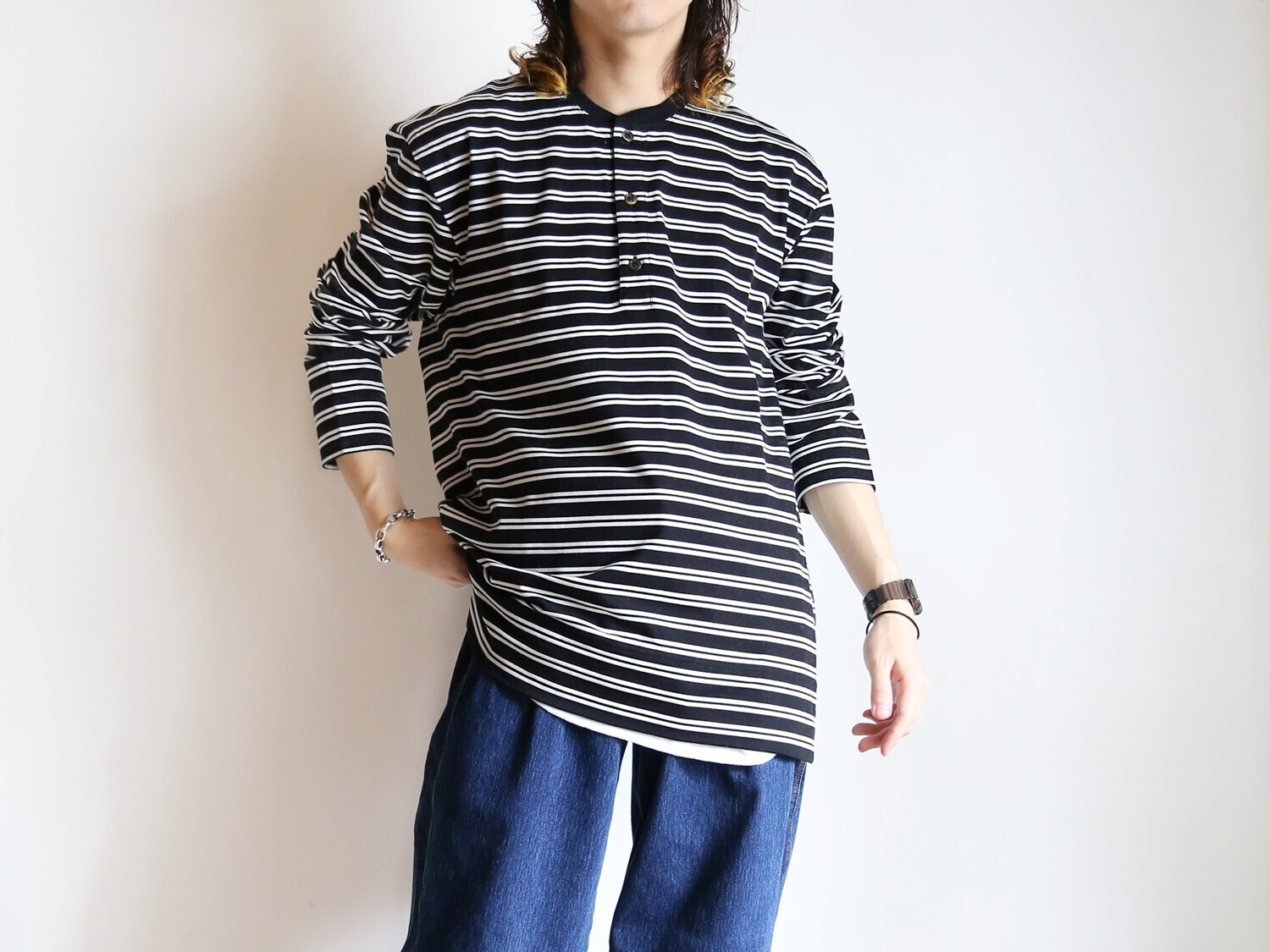 CURLY PROSPECT LS 3B HENLEY TEE”Border”