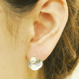 trim 【t-967P】パールプレートピアス