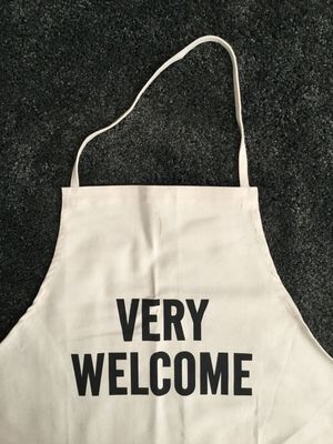 DRESSSEN DRESSSEN #66 ADULT APRON VERY WELCOME APRON
