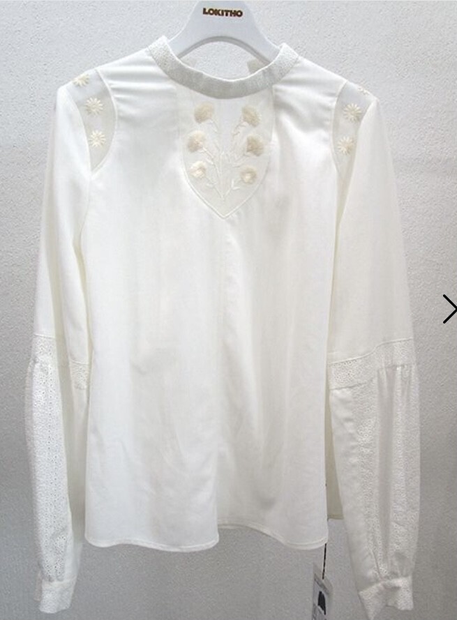 LOKITHO SPOT EMB. BLOUSE