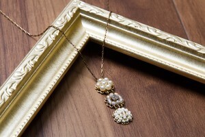 ESSERE MILANO フィオレットモチーフペンダント