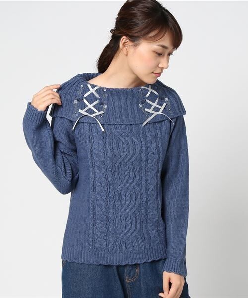 axes femme バラ刺繍編み上げオフタートル