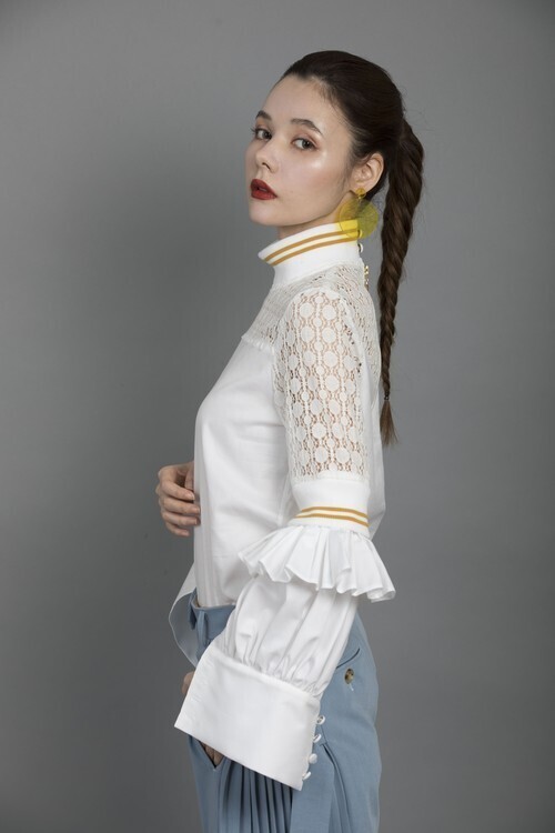 HUNDRED COLOR Frill Sleeve Blouse